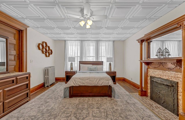 Spacious Getaway, Backyard & Parking Sleeps 6