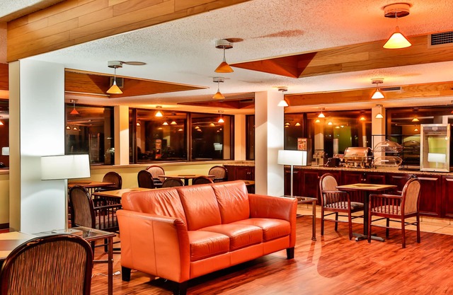 The View Inn & Suites