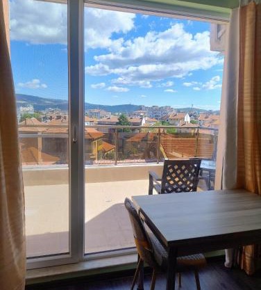 The View - Modern and Central Stay