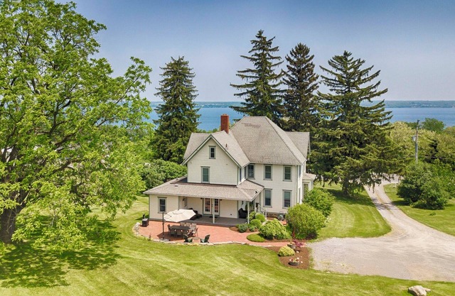 The Vineyard House at Fox Run Vineyards: Seneca Lake Wine Dream Home