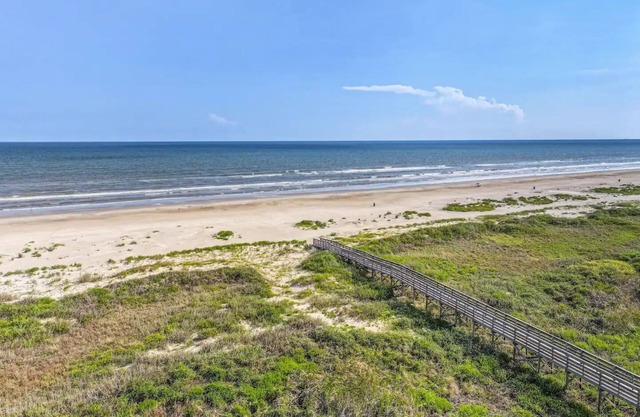 The Vintage of Galveston-Beach Views!/Pets!/Pool!