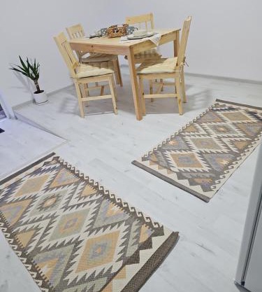 'The Vision' apartment, parcare publica fără plata, Self Non Stop check in