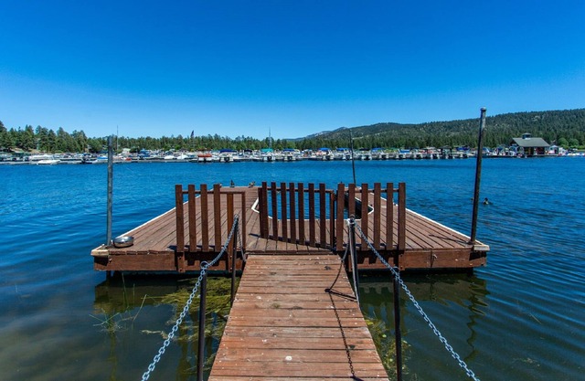 The Voges' Lake House - Amazing Lake Front House With A Beautiful View And Game Room! 3 Bedroom Home