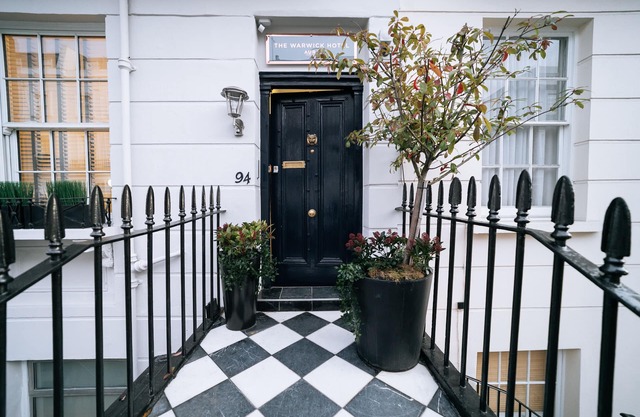 The Warwick by Aura Collection