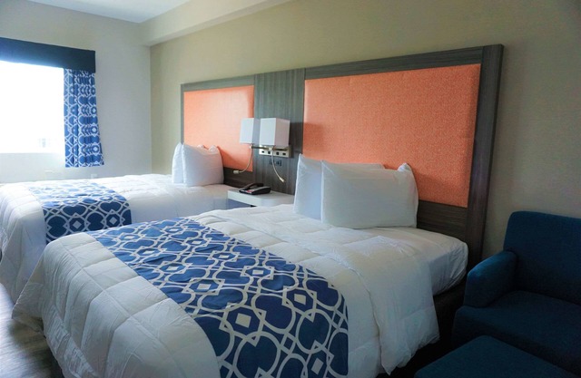 The Waves Hotel, Ascend Hotel Collection