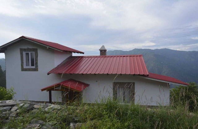 The Whisteling Cottage