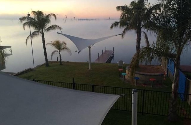 La Casa Blanca en el Lago Mulwala