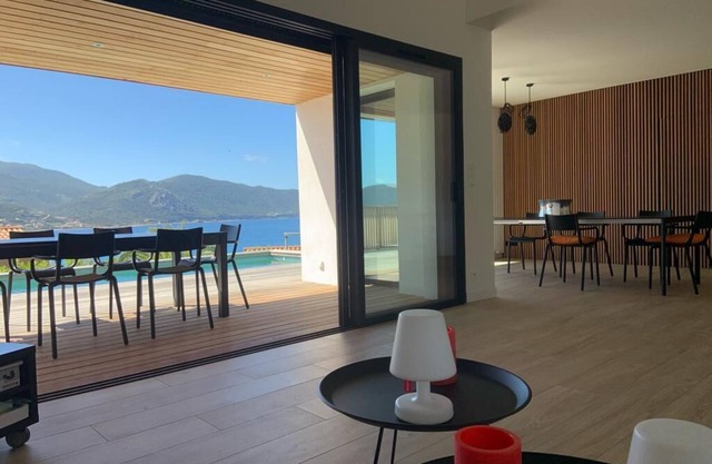 La Villa BLANCA en el Golfo de Lava cerca de Ajaccio