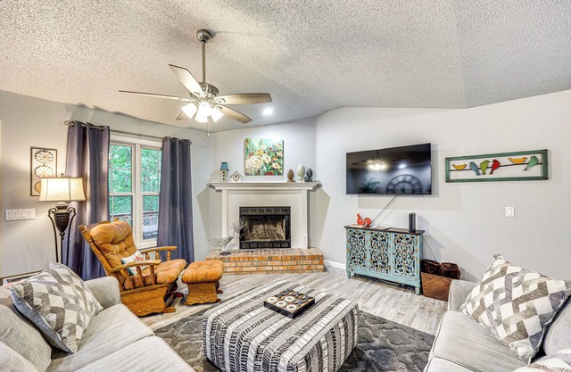 'The Wildwood House' in Hot Springs Village!