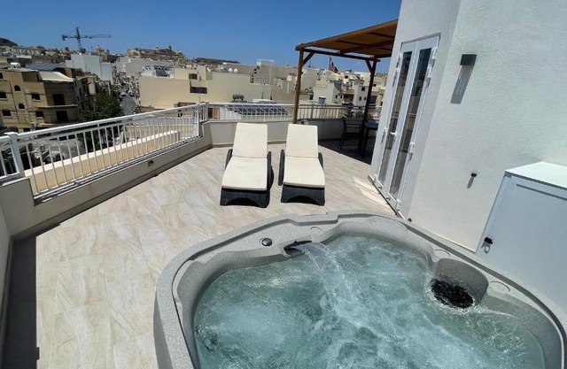 The Willows Penthouses with Jacuzzi