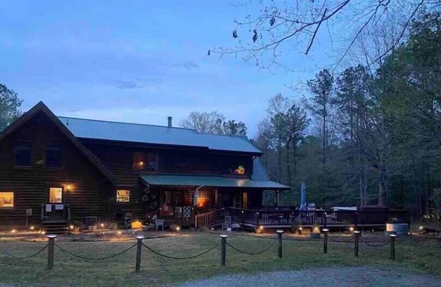 The Woodlands Private, peaceful, secluded log home