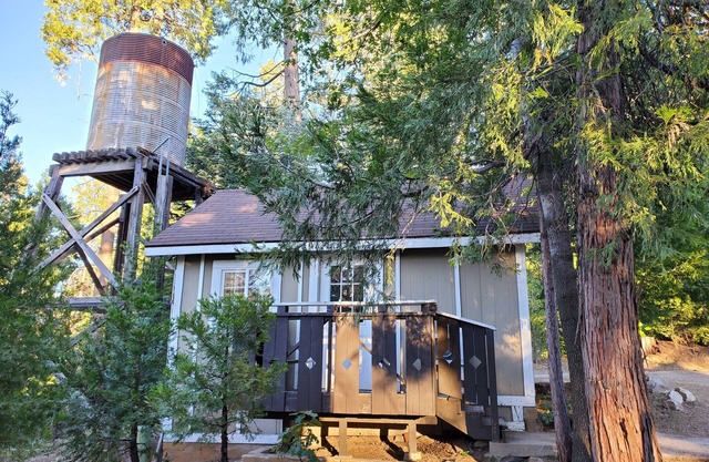 The Writer's Retreat at The Twin Peaks Lodge