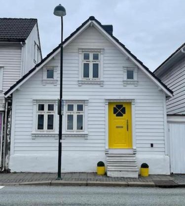The yellow door