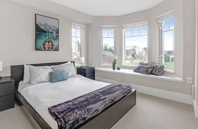 The Yukon - Beautiful 4-Bedroom Townhouse