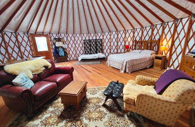 The Yurt at Ōraka Colac Bay