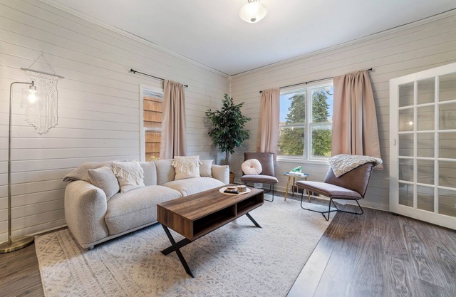 The Zen Den - A charming 3-bedroom house in Superior/Duluth