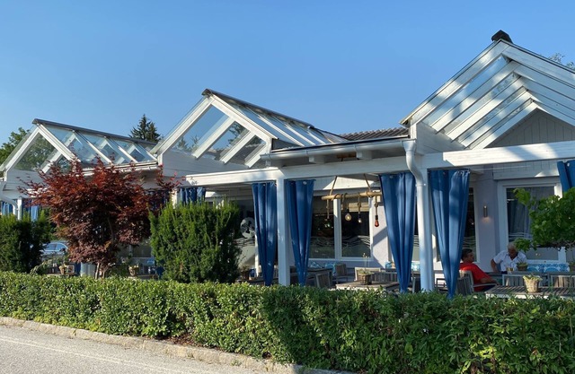 The1st Guesthouse "Lake View Guest Rooms"