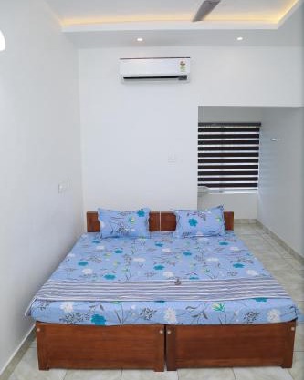 Thekkumpuram Tourist Home