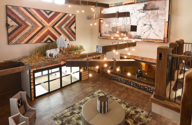 Theme Suite, Stoney Creek Tulsa, Whirlpool, Living Area | 2 Units
