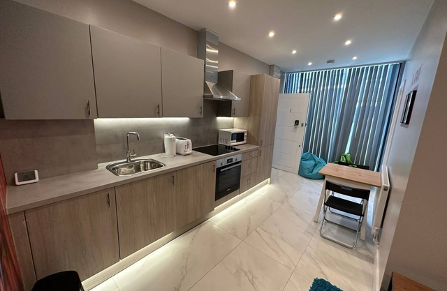 Themed Stunning 1-bed Apartment in London