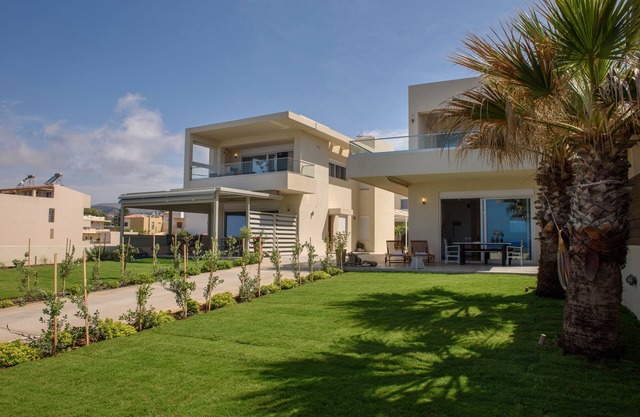 Suite Thetis Kokkinos Pirgos