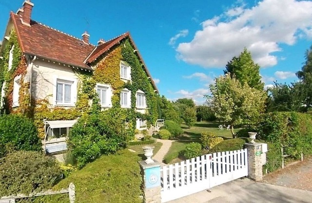 Amplia y hermosa VILLA AMELIE PARIS cerca de PARIS y DISNEY