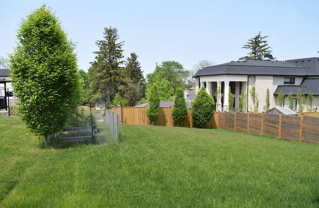 This apartment is a 1 bedroom(s), 1 bathrooms, located in Niagara on the Lake, ON.