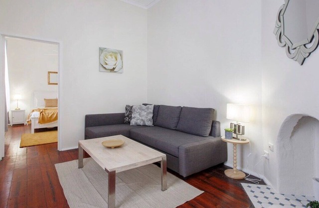 This apartment is a 1 bedroom(s), 1 bathrooms, located in South Fremantle, WA.