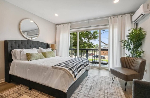 This apartment is a 0 bedroom(s), 1 bathrooms, located in Hampton, VA.