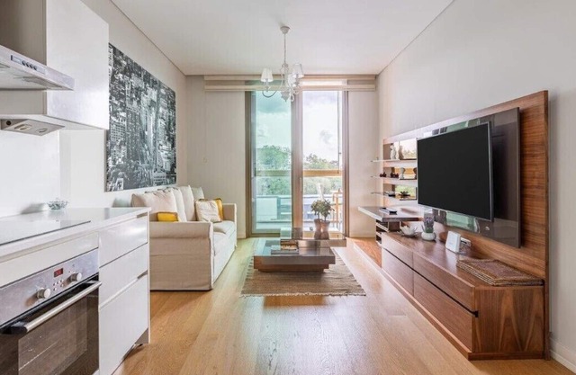 This apartment is a 1 bedroom(s), 1 bathrooms, located in Sarıyer, İstanbul.