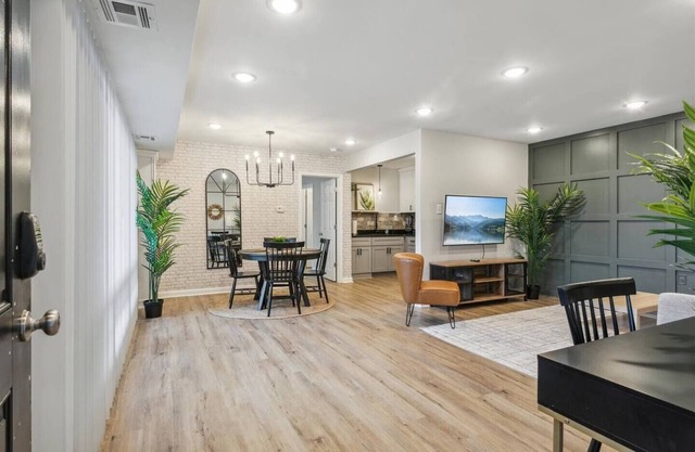 This apartment is a 1 bedroom(s), 1 bathrooms, located in Hampton, VA.