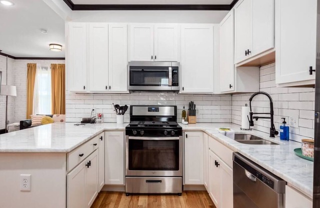 This apartment is a 1 bedroom(s), 1 bathrooms, located in Columbus, OH.
