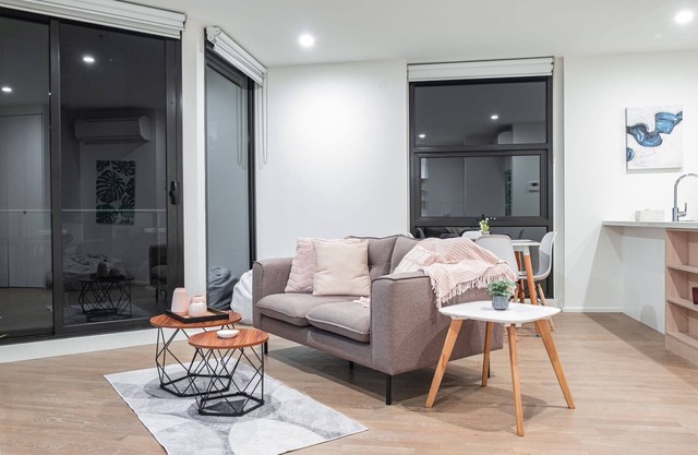 This apartment is a 1 bedroom(s), 1 bathrooms, located in Maribyrnong, VIC.