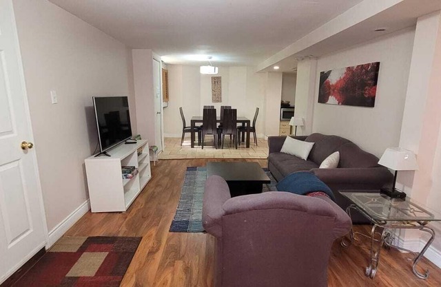 This apartment is a 1 bedroom(s), 1 bathrooms, located in Mississauga, ON.