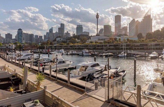 This apartment is a 2 bedroom(s), 2 bathrooms, located in Woolloomooloo, NSW.