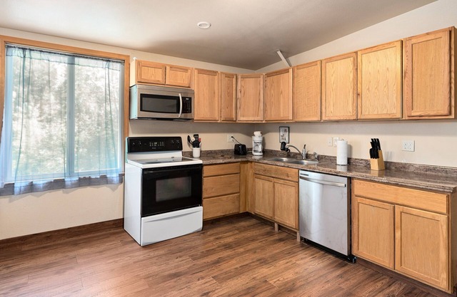 This apartment is a 1 bedroom(s), 1 bathrooms, located in Granite Falls, WA.