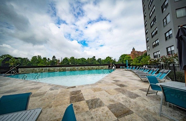 This apartment is a 1 bedroom(s), 1 bathrooms, located in Philadelphia, PA.