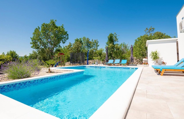 Alojamiento de 3 habitaciones en Lovrec