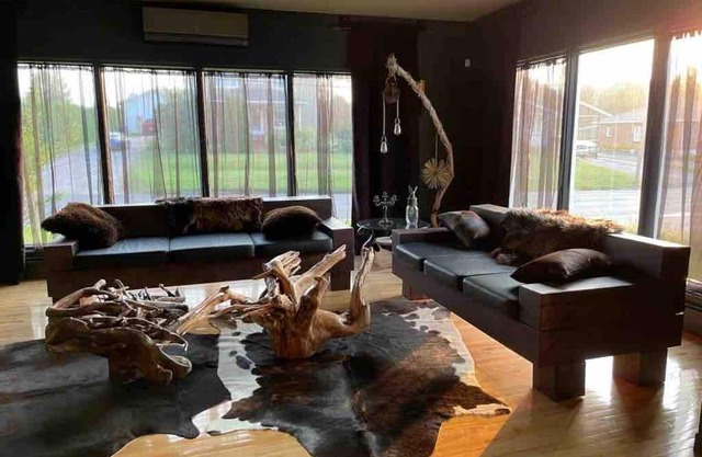 This bnb is a 1 bedroom(s), 1 bathrooms, located in Girardville, QC Canada.