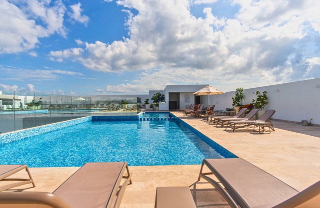 This condominium is a 2 bedroom(s), 2 bathrooms, located in Playa del Carmen, Quintana Roo.