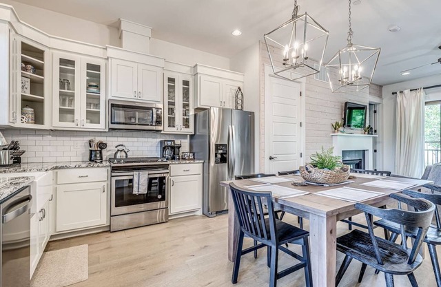 This condominium is a 3 bedroom(s), 2 bathrooms, located in Carlton Landing, OK.