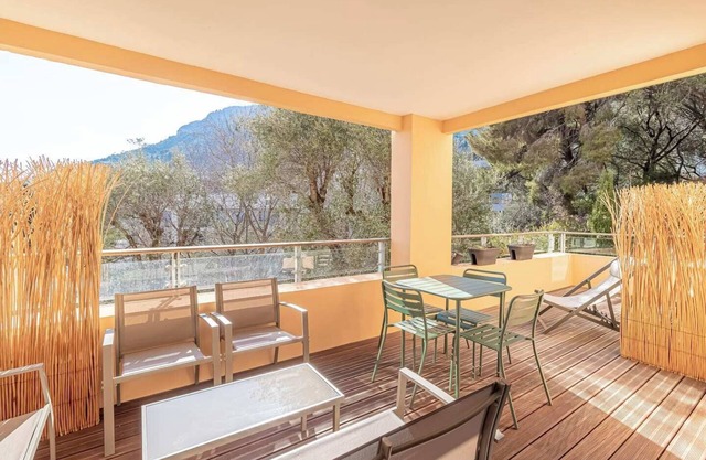 This condominium is a 1 bedroom(s), 1 bathrooms, located in Beausoleil, Provence-Alpes-Côte d'Azur.