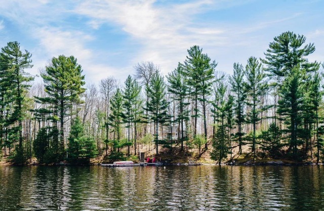 This cottage is a 3 bedroom(s), 1 bathrooms, located in Parry Sound, , ON.