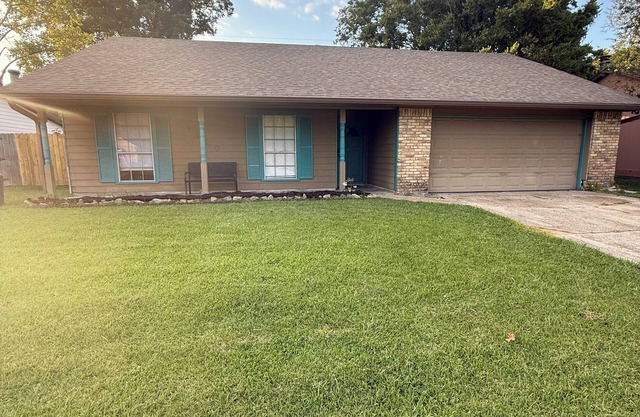 This cozy home is a beautiful 3 bedroom, 2 full bathroom as with a 2-car garage