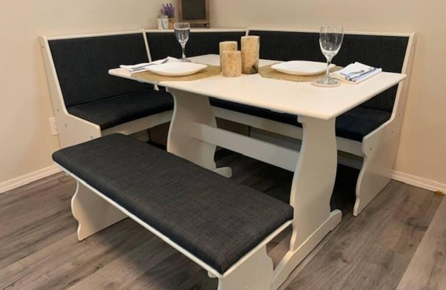 This guest suite is a 2 bedroom(s), 1 bathrooms, located in Cochrane, AB.