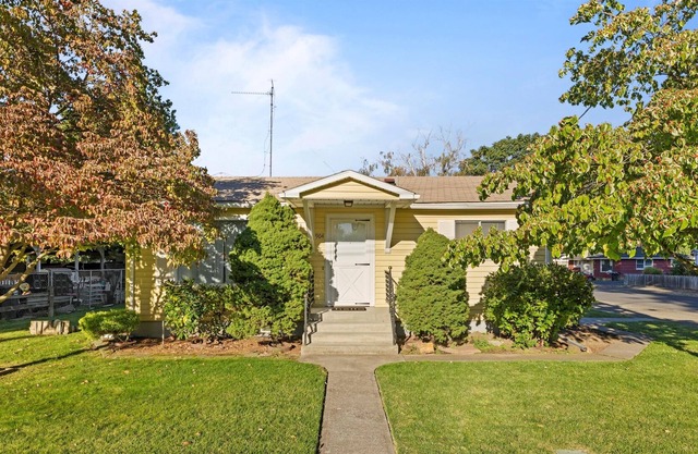 This house is a 2 bedroom(s), 1.5 bathrooms, located in Walla Walla, WA.