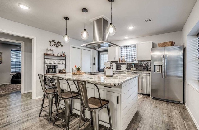 This house is a 2 bedroom(s), 2 bathrooms, located in Cookson, OK.