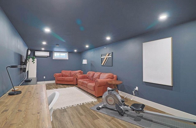 This house is a 3 bedroom(s), 1.5 bathrooms, located in Fredericton, NB.