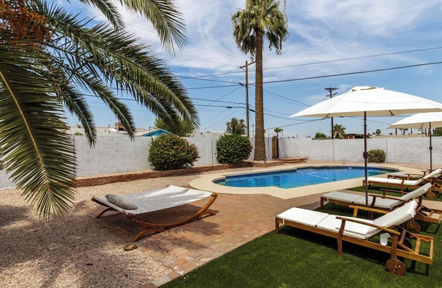 This house is a 3 bedroom(s), 2 bathrooms, located in Scottsdale, AZ.