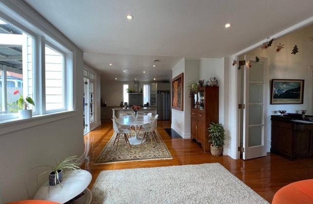 This house is a 3 bedroom(s), 2 bathrooms, located in Auckland, Auckland.